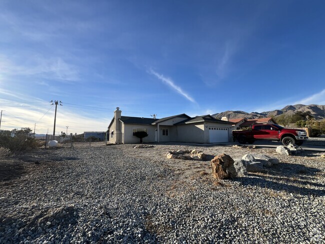 Building Photo - 13459 Cholla Rd Rental