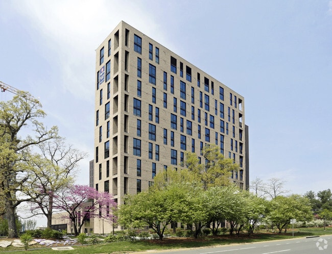 Photo - Signature Reston Town Center Apartments