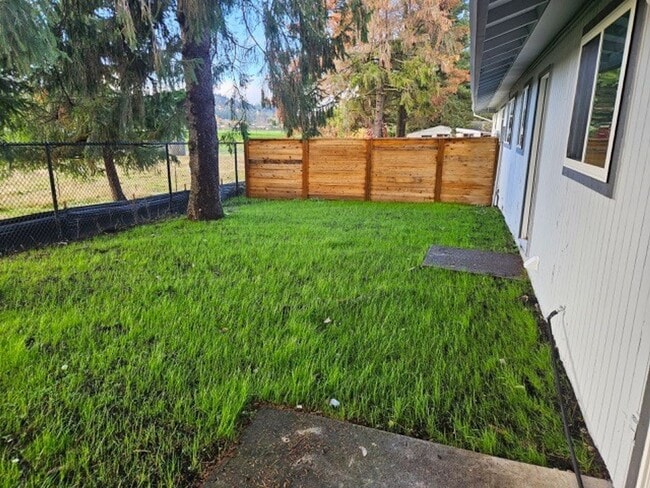 Photo - Charming 2-Bedroom Home with Garage in Prime Gresham Location