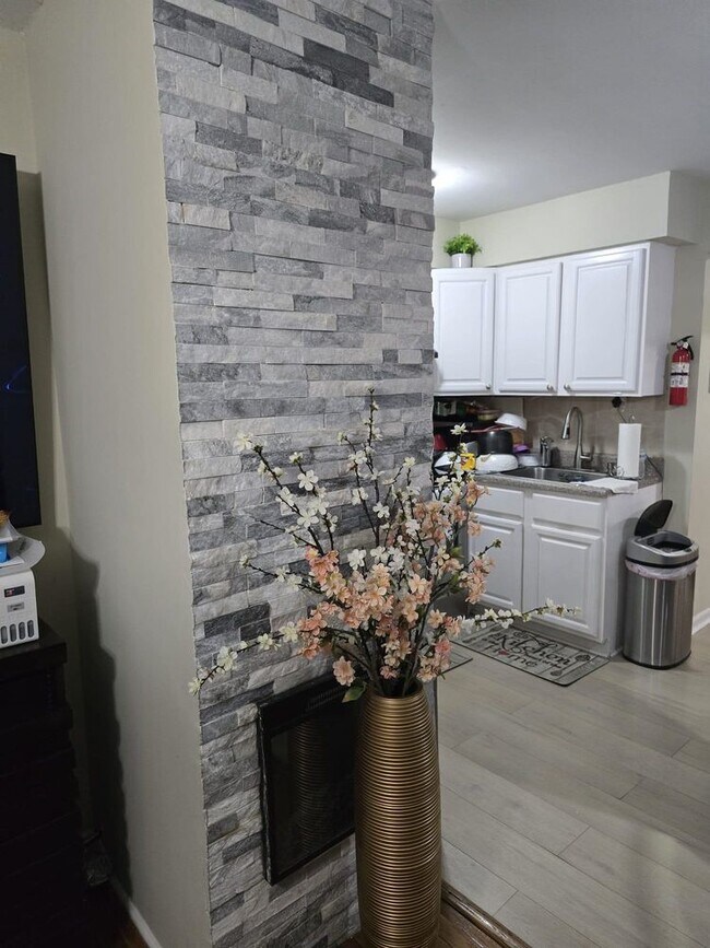 Building Photo - 7020 Polk St Unit 1-1 Rental