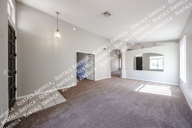 Photo - 13874 W Wilshire Dr