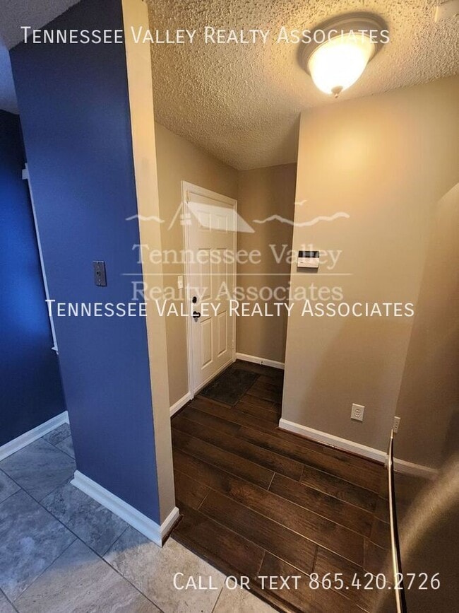 Photo - 433 Bramblewood Ln