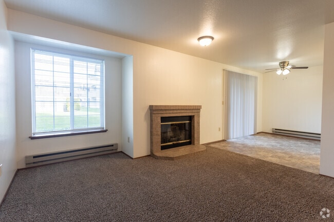 2BR,1BA-900SF