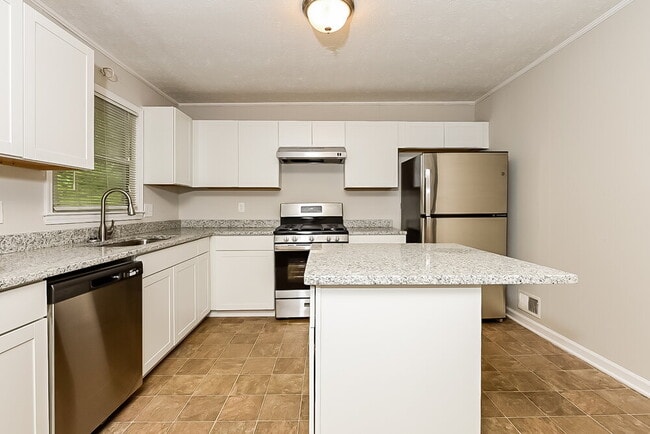 Photo - 3074 Menlo Park Dr