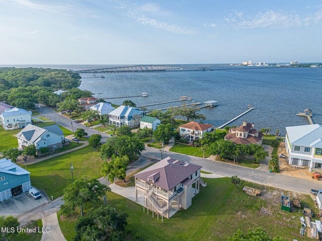 Photo - 238 Lovers Ln