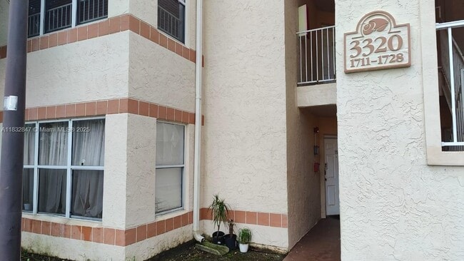 Building Photo - 3320 Pinewalk Dr N Unit 1715 Rental