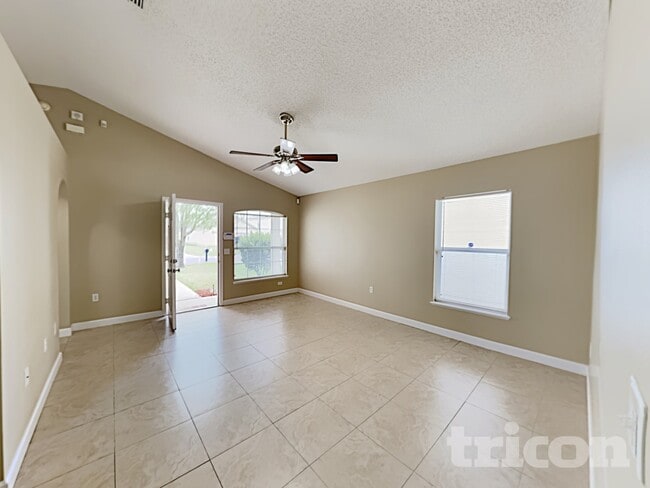 Photo - 6836 Playpark Trail W