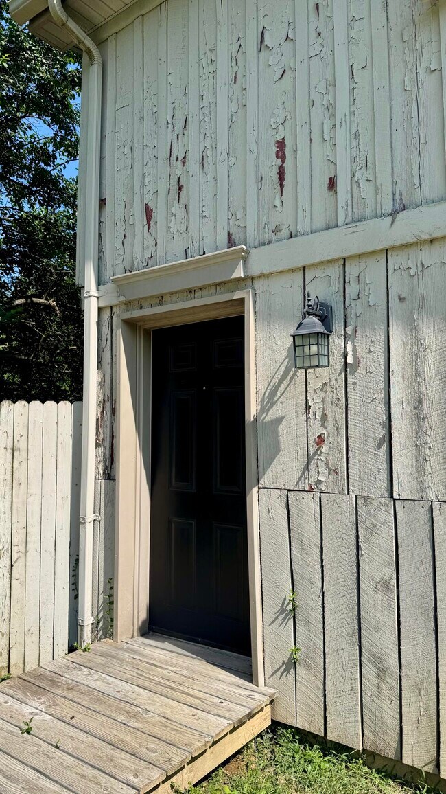 1065 Mackey Pike