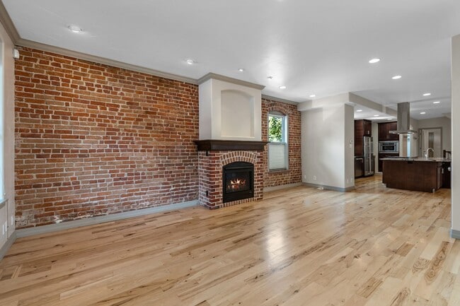 Photo - 1275 S Clayton St