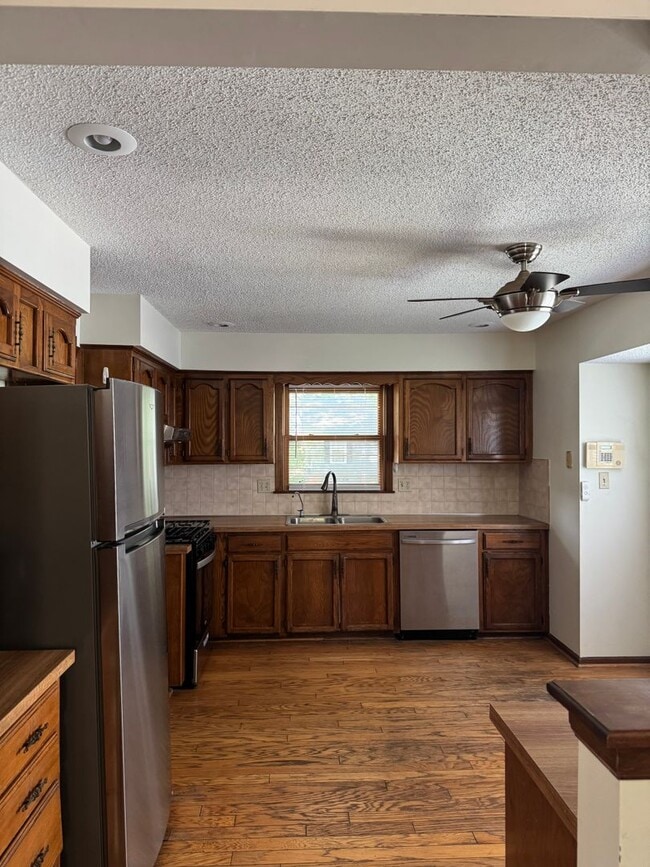 4008 SW 10th St Terrace