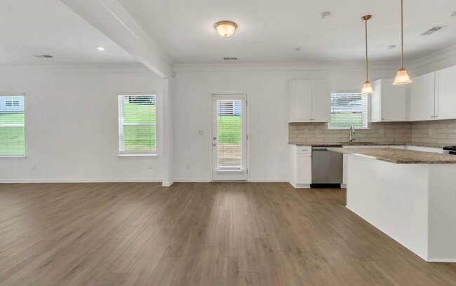 Photo - 534 Morgan Mdws Wy