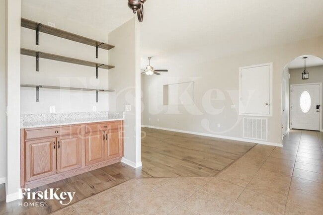 Photo - 6 Llobell Pl