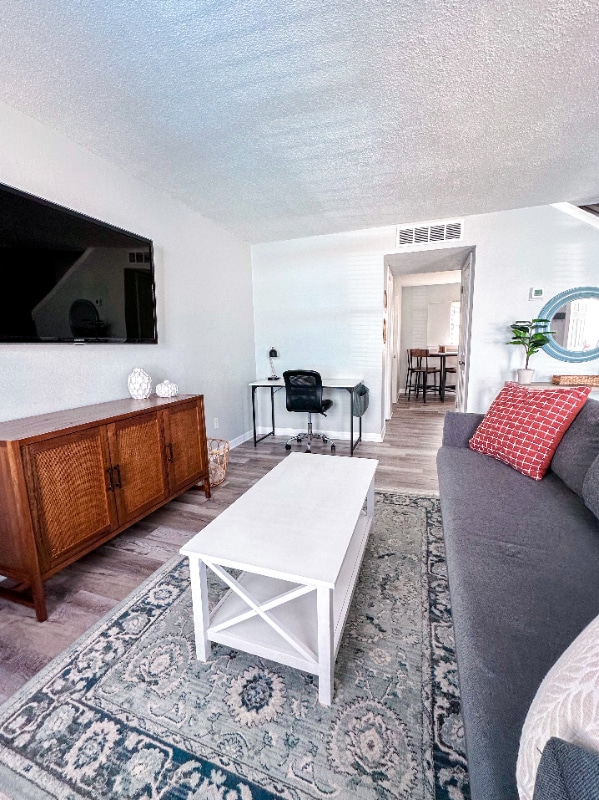 Photo - 1207 Tropic St Unidad B