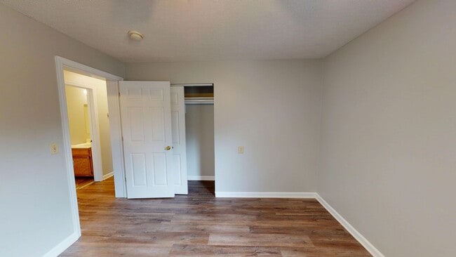 Photo - Oak Park Apartments