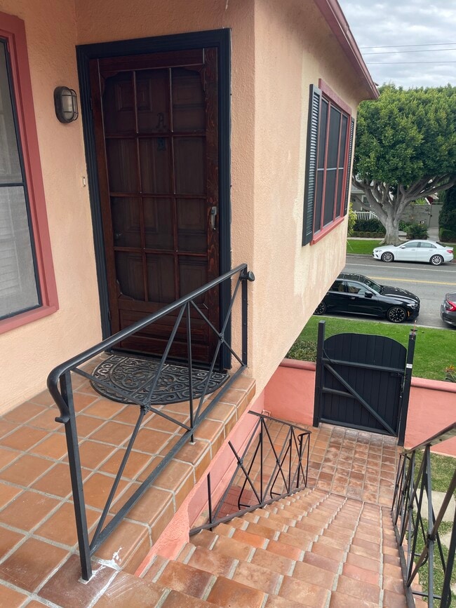 Photo - 1605 California Ave Unit A