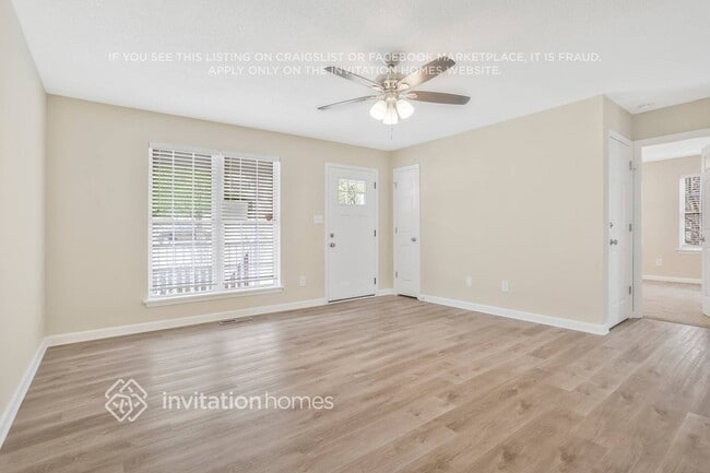 Photo - 282 Seals Dr