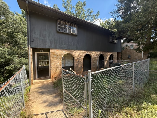 Building Photo - 1071-1073 Laurel Ln NW Rental