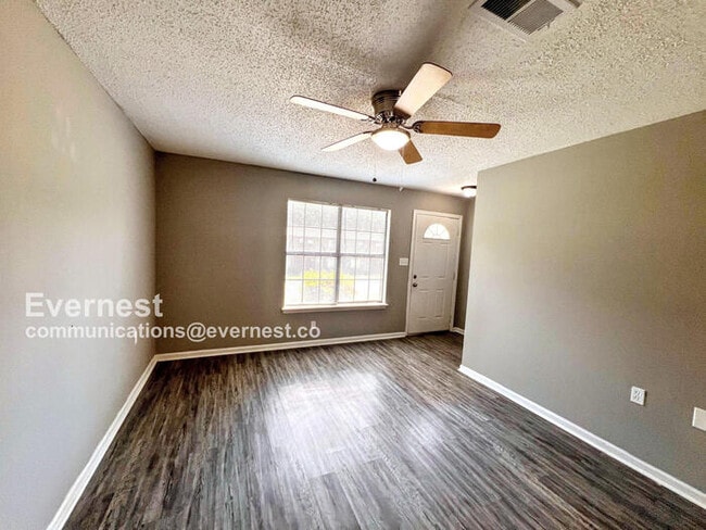 Photo - 1800 Labette Manor Dr Unit 3