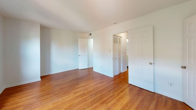 Photo - 1433 A St NE