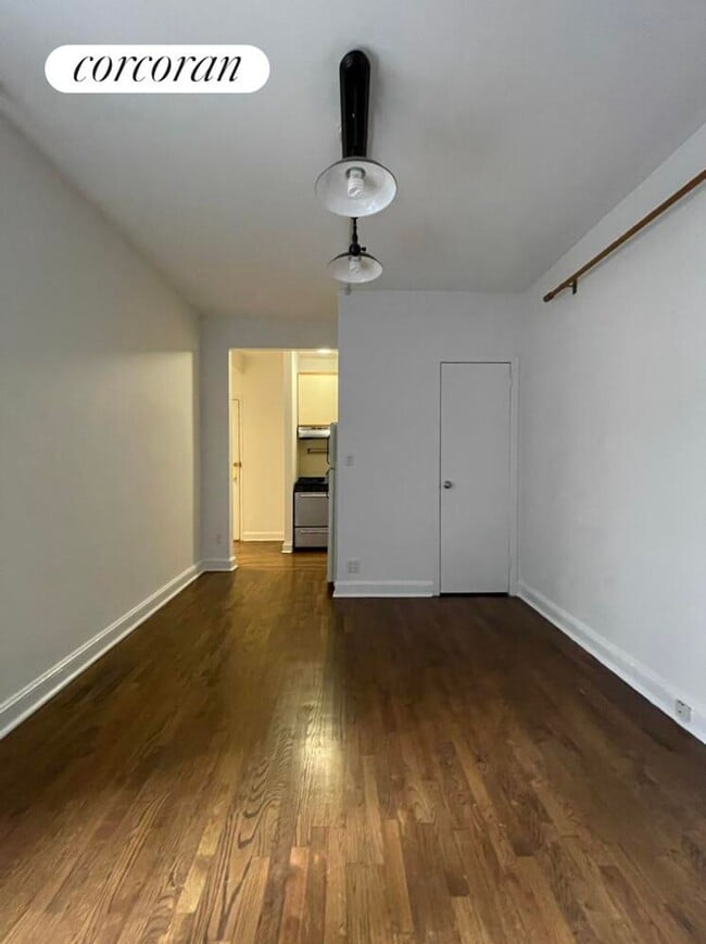 Photo - 4 W 101st St