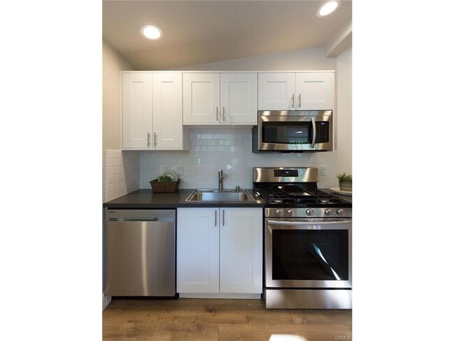 Photo - 198 E 1st Ave Unidad 3