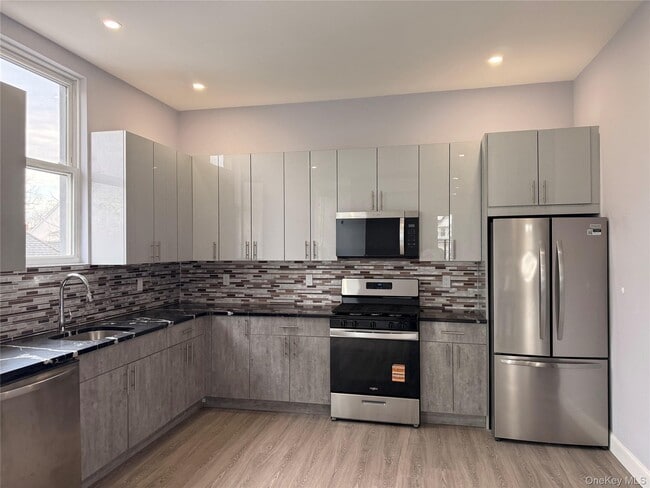 Building Photo - 222 Primrose Ave Unit 2