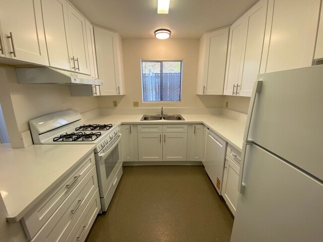 Photo - Garden Level Apartment - Completely Renovated! Unit 9337-23
