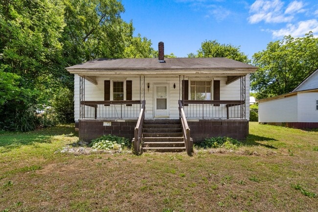 Building Photo - 902 Pickens St
