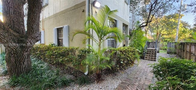 Building Photo - 2850 Coconut Ave Unit 7