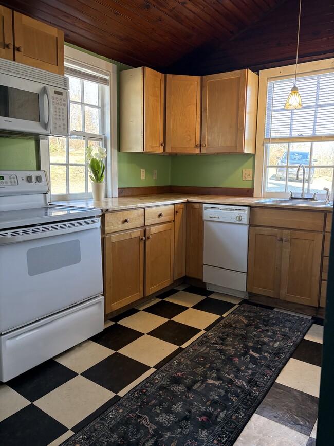 Kitchen - 3380 Coventryville Rd Unit #2 3380 Coventryville Roa