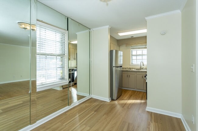Photo - 2053 Montreat Cir