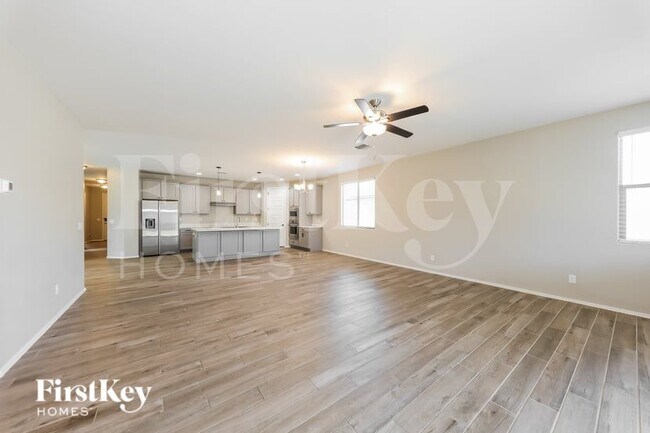 Photo - 18530 W Robin Ln