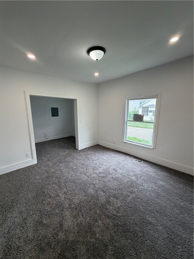 411 Dewitt Ave
