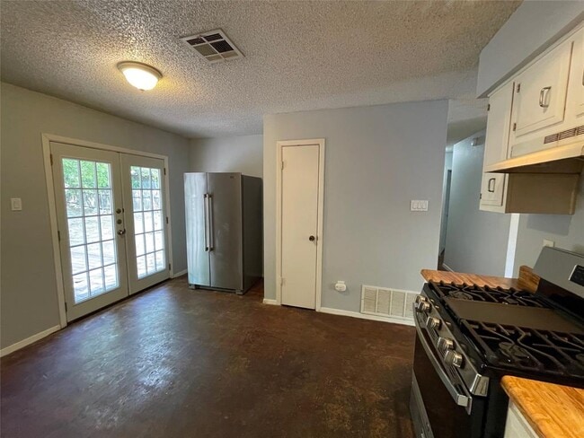 Photo - 7712 Elderberry Dr