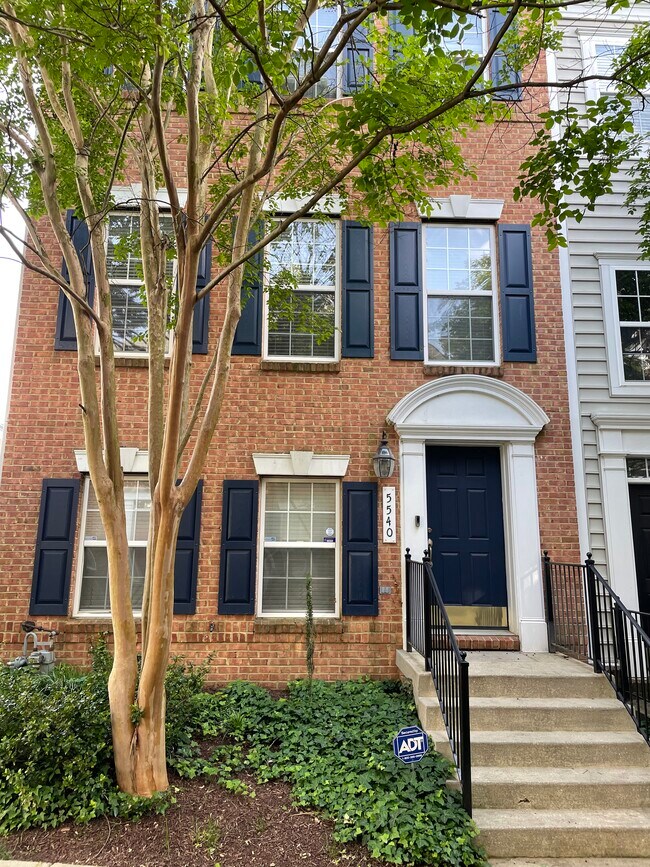 5540 Lanier Ave