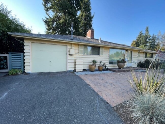 Photo - 3Bd/1.75Ba Shoreline House