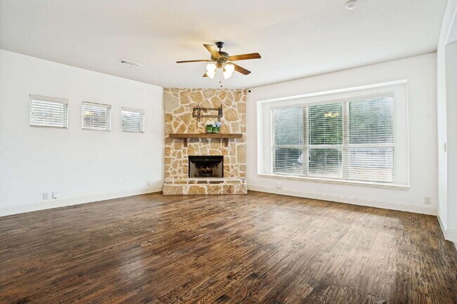 Photo - Spacious & Charming Home in Desirable Savannah Community