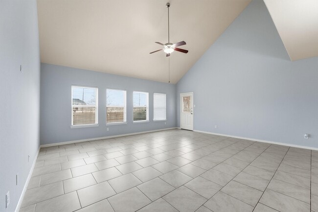 Photo - 719 Longstreet Dr