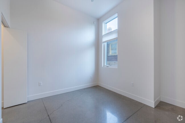 1BR, 1BA - 436SF - Bedroom - 64 Park St