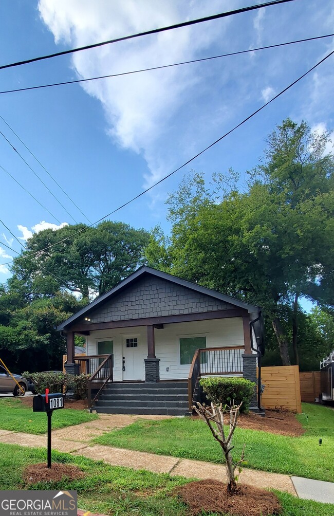 Photo - 1081 Fair St SW