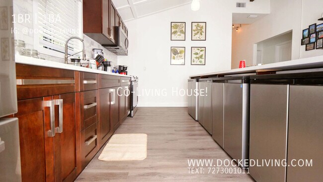 Photo - Affordable Private Room + Bath Unit 5 Moscow