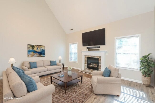 Photo - 88 Tapestry Ln