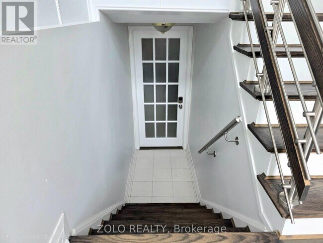 Photo - 4233 Greybrook Crescent