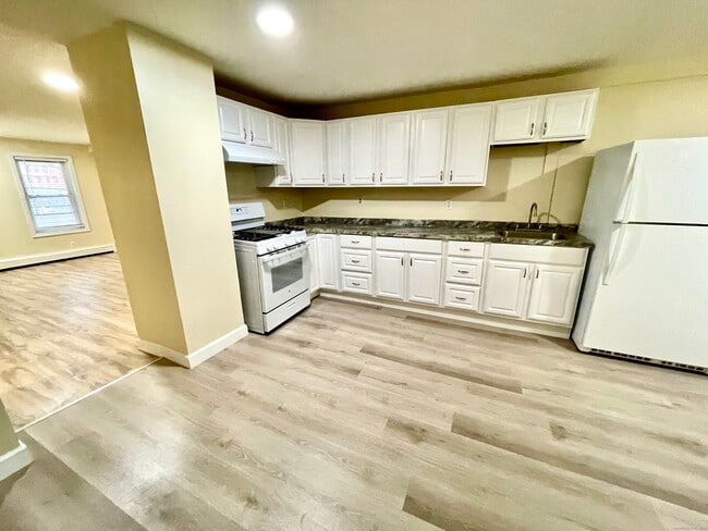 Photo - 92 W Main St Unit 4