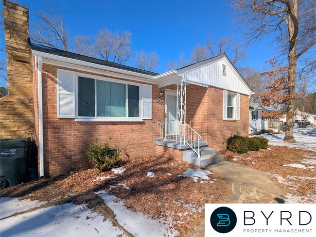 Photo - 1036 Kingsway Rd