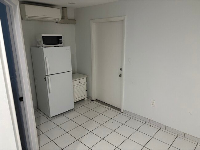 Photo - 6700 SW 40th St Unit South Miami 1/1