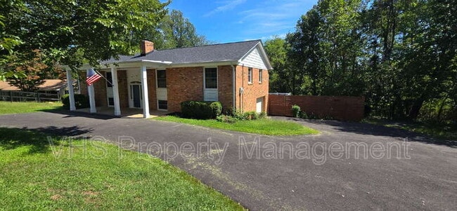 7297 Moss Ln
