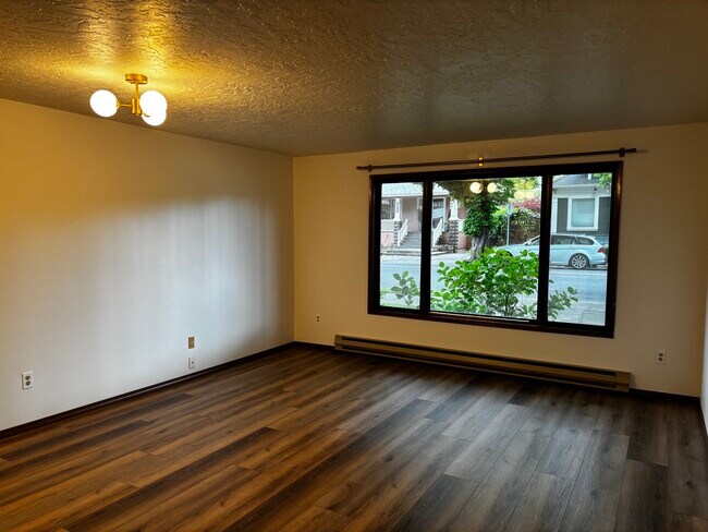 Living Room - 5902-5920 SE Milwaukie Ave