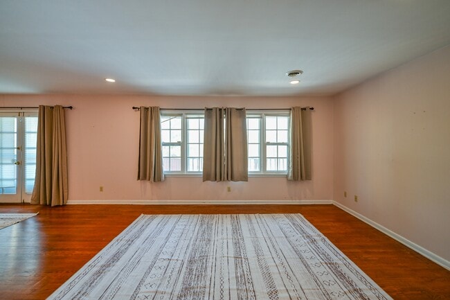 Photo - 33 Longview Heights Rd