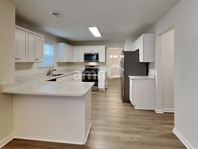 Photo - 1697 Bennett Dr